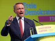 FDP-Parteichef Christian Lindner kritisierte die Regierung Merkel. (Bild: KEYSTONE/EPA/FELIPE TRUEBA)