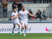 Sion-Torschütze Pajtim Kasami (rechts) wird nach seinem 1:0 gegen St. Gallen gefeiert. (Bild: KEYSTONE/CYRIL ZINGARO)
