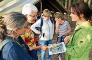 Christina Lutz (rechts) mit ihrer «Mittwochs-Gruppe». (Bild: Andrea Häusler)