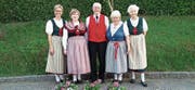 Ein Hahn im Korb und drei Jubilare (Bild: PD)