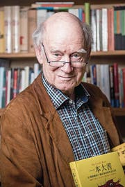 «Familientreffen linker Autoren? Diese Definition ist mir zu eng.» Franz Hohler, Schriftsteller und Kabarettist. Er hielt die Eröffnungsrede zum Jubiläum. (Bild: Mareycke Frehner)