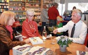Alt Bundesrat Didier Burkhalter stellt sein neues Buch vor (Bild: Gianni Amstutz)