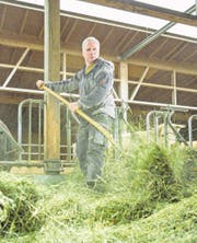 Bauer Fritz Sahli aus Uettligen BE versteht seinen Hof als KMU. Er ist überzeugt: Konsumenten sind bereit, für Qualität mehr Geld auszugeben. (Bild: Chris Iseli)