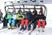 Viel Prominenz auf der Eröffnungsfahrt des neuen Sessellift auf den Schneehüenerstock im Skigebiet Andermatt-Sedrun (von links): Heidi Z’graggen, Marc Girardelli, Peter Furger, Josef Dittli, Samih Sawiris und Bernhard Russi. (Bild: Urs Hanhart (Andermatt, 10. März 2018))