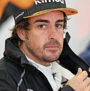 Fernando Alonso mutet sich ein happiges Programm zu. (Bild: EPA (Shanghai, 13. April 2018))