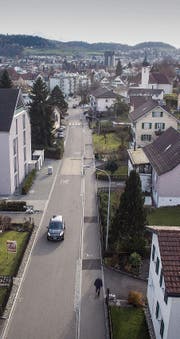 Entlang der Bruggwaldstrasse führt heute die Gemeindegrenze. Der Weg zu einer Grenzkorrektur ist lang. (Bild: Ralph Ribi)