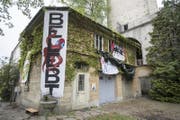 Die Remise der Villa Musegg, welche die Besetzer in der Nacht auf den 7. Mai verliessen, steht wieder leer. (Bild: Urs Flüeler / Keystone (Luzern, 26. April 2018))