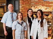 Geschäftsführer Rolf Egli, Stellvertreterin Sandra Brandes sowie Giuseppina Cammarata und Simona Adamo von Coop-Vitality. (Bild: zVg)
