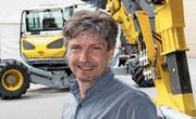 In dieses Gebäude, das frühere WKW-Kunststoffwerk, wird im April des nächsten Jahres Menzi Muck einziehen. (Bilder: Gert Bruderer)
