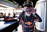Max Verstappen bereitet sich in der Box auf das Training vor. (Bild: Mark Thompson/Getty (Montmeló, 11. Mai 2018))