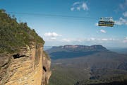 In Australien entfliehen Stadtbewohner der Ostküste auf die Blue Mountains. (Bild: Steve Christo/Getty (Sydney, 23. April 2018))