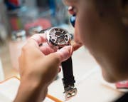 Positive Signale der Weltwirtschaft und ein schwächerer Franken beflügeln die Exportwirtschaft. (Bild: Stefan Meyer/Keystone (Pruntrut, 19. August 2015))