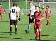 Mirco Jungblut (vorne rechts) benötigte nach seiner Einwechslung dreissig Sekunden, um die Bazenheider in Führung zu schiessen. (Bild: Beat Lanzendorfer)