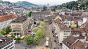 Der St.Galler Stadtrat darf 51 Autoabstellplätze auf dem Marktplatz, dem Blumenmarkt sowie in der Engel- und Metzgergasse ersatzlos aufheben. Mit dem Entscheid sind viele jedoch nicht einverstanden. (Bild: BENJAMIN MANSER)