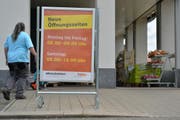 Der Kanton Thurgau hat liberalere Ladenöffnungszeiten als die St.Galler Nachbarn. Im Bild jene der Coop-Filiale in Münchwilen TG. (Bild: Reto Martin - 2. September 2014)