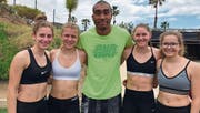 Ambitioniertes Staffelprojekt «jusch»: (v. l.) Chantal Keel, Aylin Rudolph, Lena Bischofberger und Alisa Buschor mit Jimmy Vicaut, dem schnellsten Sprinter Europas. (Bild: Michele Bellino)