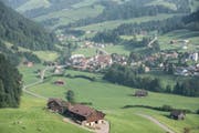 Wird Neckertal zur Einheitsgemeinde? Die Schulstandorte wie St. Peterzell würden gestärkt werden. (Bild: Luca Linder)