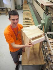 Ein Beistelltisch, der Thomas Schmid zum Strahlen bringt. (Bild: Angelina Donati)
