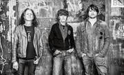 Die Lombego Surfers kehren zurück: Morgen spielen Anthony Thomas, Pascal Sandrin und Olivier Joliat (von links) in der Grabenhalle. (Bild: PD)