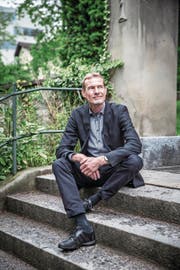 Martin Abele beim alten Friedhof Dreilinden. (Bild: Manuela Jans-Koch (Luzern, 3. Mai 2018))