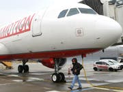 Der irische Billigflieger Ryanair steigt bei der österreichischen Fluglinie Laudamotion ein. (Archiv) (Bild: KEYSTONE/APA/APA/HELMUT FOHRINGER)