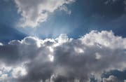 Die Wolken erschweren den Klimatologen ihre Prognosen wegen ihrer Rätselhaftigkeit. (Bild: Gaëtan Bally/KEY)