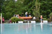 Schüler im Einsatz in der Badi. (Bild: Jessica Nigg)