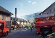 Tragisches Ereignis: Neun Personen verloren Hab und Gut bei diesem Brand letztes Wochenende an der Grabser Dorfstrasse. (Bild: Saskia Bühler)