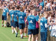 Trotz drohendem Abstieg besuchten rund 2000 HSV-Anhänger das Training am Donnerstag. (Bild: Daniel Bockwoldt/Keystone (Hamburg, 10. Mai 2018))