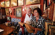 Mehr Wohnzimmer als Speisesaal: Urs und Rita Wilhelm in ihrem Restaurant Schäfli in Altnau. (Bild: Donato Caspari)
