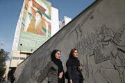 Die Euphorie von 2015 ist verflogen, doch bei vielen Iranerinnen und Iranern bleibt die Hoffnung auf ein Ende der Bevormundung durch die Klerikerkaste. (Bild: Vahid Salemi/AP (Teheran, 7. Mai 2018))