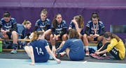 Triste Stimmung bei den Zuger U18-Juniorinnen nach dem verlorenen Endspiel gegen Herzogenbuchsee. (Bild: Alexander Wagner (Zürich, 29. April 2018))