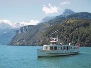 Das Motorschiff Mythen, hier ein Bild von 2006, muss repariert werden. (Bild: Luzerner Zeitung)