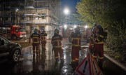 25 Mann der Feuerwehr Nesslau üben in der zweigeschossigen Tiefgarage des Neubaus. (Bilder: PD)