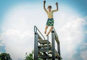 An Auffahrt kann wieder geplanscht werden. Die städtischen Freibäder starten in den Badesommer. (Bild: Jil Lohse)