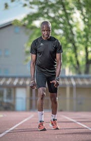 Kebba Bayo beim Training auf der Gersag-Bahn in Emmenbrücke. (Bild: Pius Amrein (Emmenbrücke, 25. April 2018))