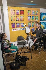 Beim Fotografen: Welche Farbe hat deine Aura? (Bild: Benjamin Manser (Zürich, 3. Mai 2018))