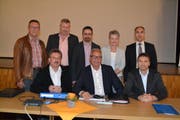 Heinz Brändle, Christian Balschun, Werner Wagner, Colette Bernet und Adrian Gmür (stehend von links) sowie Walter Ferrari, Präsident Elmar Steiger und Urs Stillhart (sitzend von links), bilden den Vorstand der neu gegründeten Sektion HEV Toggenburg. (Bild: Adi Lippuner)