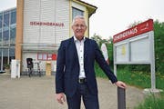 Max Soller vor dem Gemeindehaus Berg. (Bild: Mario Testa)