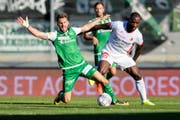 Können Alain Wiss (links) und der FCSG die Negativserie im Wallis beenden? (Bild: JEAN-CHRISTOPHE BOTT (KEYSTONE))