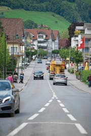 Die Brünigstrasse in Alpnach: Ab hier ist Tempo 30 geplant. (Bild: Corinne Glanzmann (24. Mai 2016))