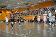 Blick in die Dreifachturnhalle in Sarnen, in welcher Ad Astra spielt. (Bild: Simon Abächerli)
