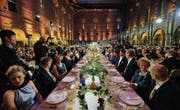 Mit viel Pomp feiert sich das Nobelpreiskomitee jedes Jahr bei einem Galadinner in Stockholm selbst. (Bild: Hendrik Montgomery/AP)
