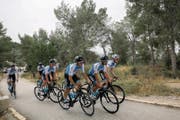 Das Team der Israel Cycling Academy beim Training im Heimatland. (Bild: Sebastian Scheiner/Keystone (Tel Azeka, 1. Mai 2018))