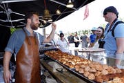 Impressionen der Zuger Gluscht. Bild: Werner Schelbert (Zug, 12. Mai 2018)