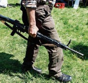 Die Sonderreglung für Schweizer Armeeangehörige könnte am tschechischen Widerstand scheitern. (Bild: Peter Klaunzer/Keystone)