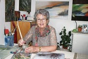 Silvia Zimmermann bei der Arbeit an einem ihrer Werke. (Bild: Sepp Odermatt (Buochs, 24. April 2018))