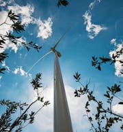 Das Sarganserland und Wattwil/Mosnang werden als Standorte für Windparks festgelegt. (Bild: Benjamin Manser (Chur, 27. April 2016))