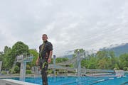 Bademeister Thomas Kroll freut sich auf die neue Saison im Freibad Buchs. (Bild: Jessica Nigg)