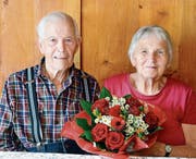 Marlies und Emil Aggeler können in Sax die diamantene Hochzeit feiern. (Bild: Hansruedi Rohrer)